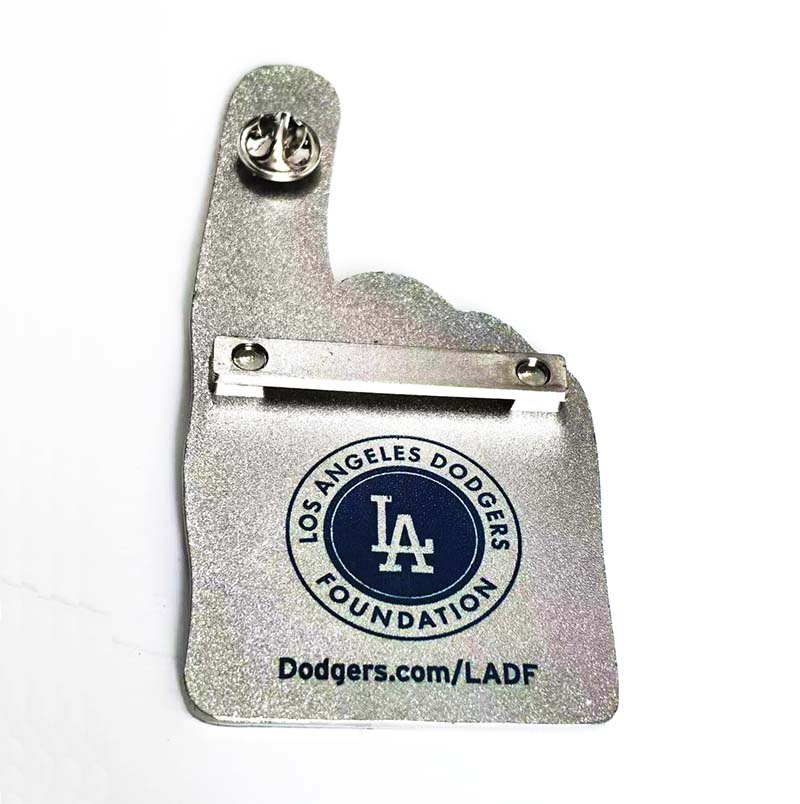 Silver plated cheering badge with needle buckle